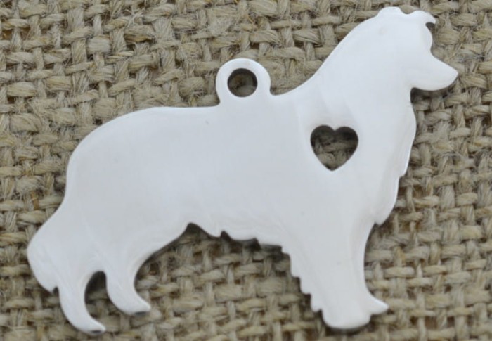 [307428] Zawieszka mała ze stali nierdzewnej pies w kolorze srebrnym