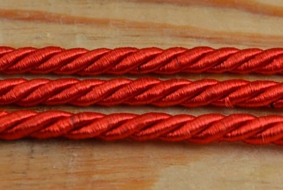 71739 Sznurek nylonowy skręcony 5mm czerwony 50cm