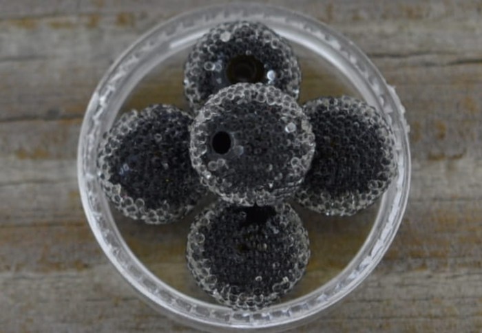  7020508 Koralik z żywicy bayberry 10mm czarny
