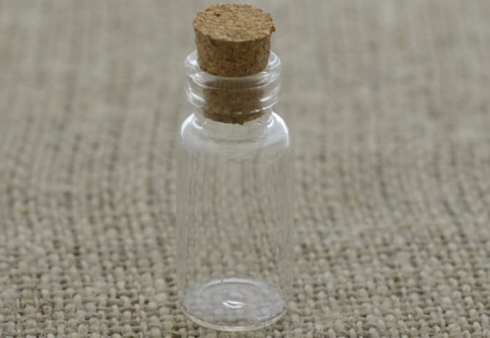  [614118] Buteleczka szklana 33*13mm z korkiem