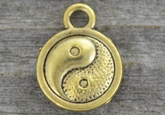 20771 Zawieszka mała moneta jing jang w kolorze złotym 3szt