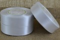 [825037] Wstążka satynowa 25mm 32mb srebrna