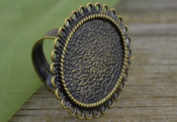 10304 Ozdobna baza pierścionka w kolorze brązu na kaboszon 25*18mm