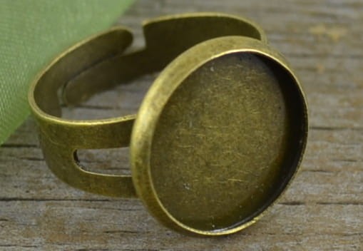 10315 Klasyczna baza pierścionka w kolorze brązu na kaboszon 14mm