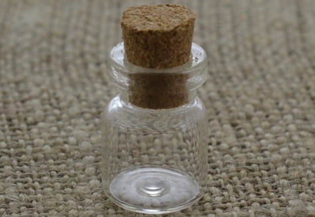  [614114] Buteleczka szklana 23*13mm z korkiem