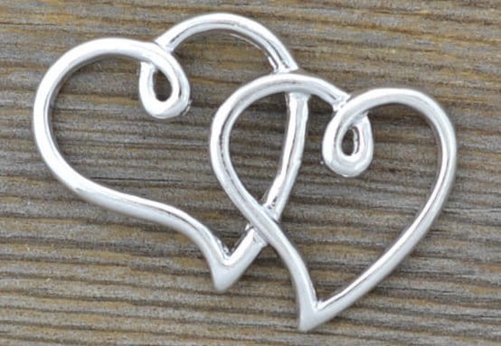 31286 Element ozdobny łącznik serduszka w kolorze srebrnym