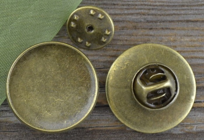 10231 Klasyczna baza broszki w kolorze brązu na kaboszon 20mm