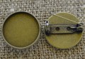 10247 Klasyczna baza broszki w kolorze brązu na kaboszon 20mm