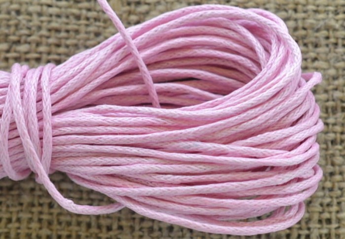 71718 Sznurek woskowany różowy jasny 1mm 7 metrów