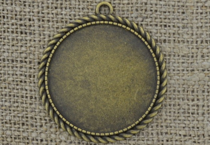 101192 Ozdobna baza medalionu w kolorze brązu na kaboszon 35mm