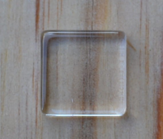 Kaboszon przeźroczysty kwadratowy 15mm płaski