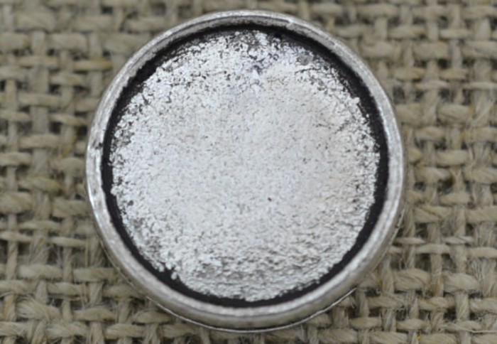 [50132] Klasyczna baza medalionu w kolorze srebrnym na rzemień na kaboszon 15mm