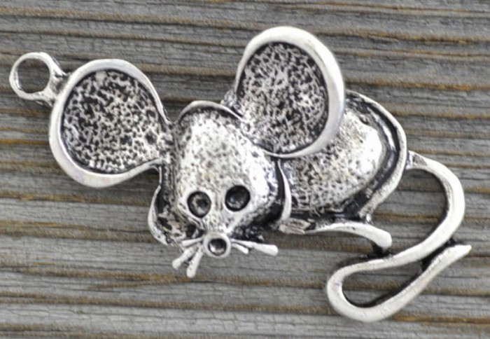30852 Zawieszka duża myszka w kolorze starego srebra 