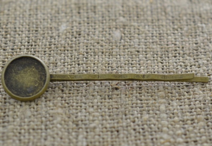 10524 Klasyczna baza wsuwki w kolorze brązu na kaboszon 12mm