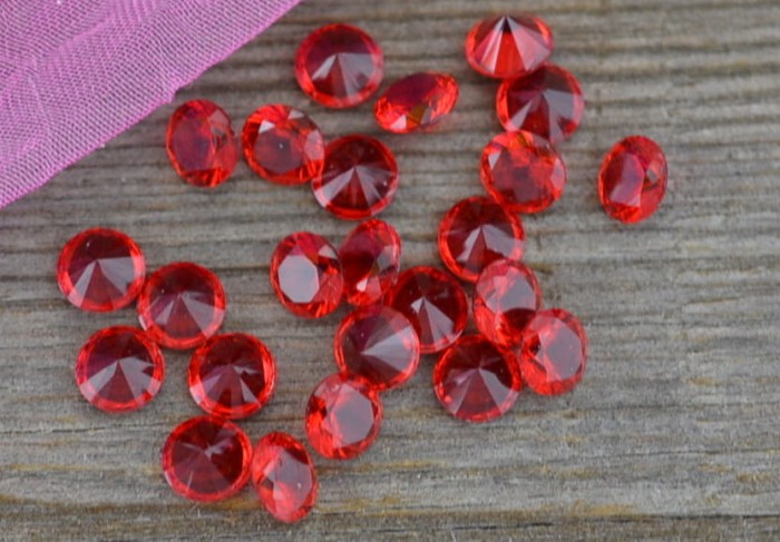 {550129} Cyrkonie diamenciki duże 5mm czerwone 4szt