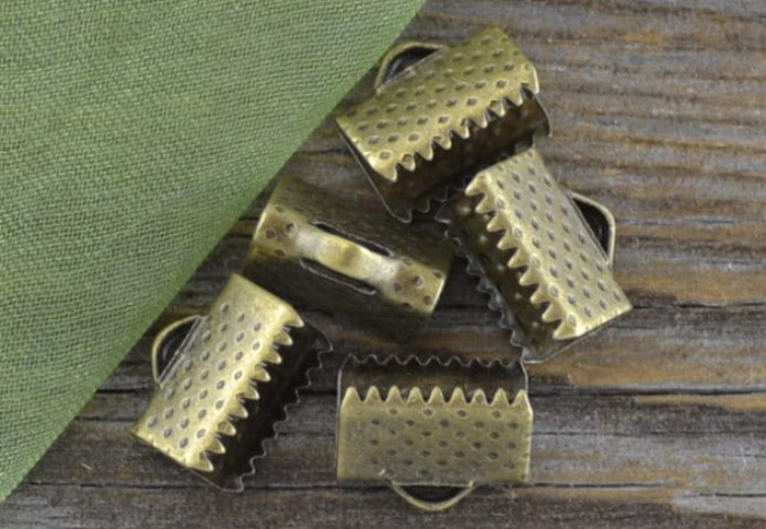 17168 Końcówka wstążki 10mm w kolorze brązu 10szt