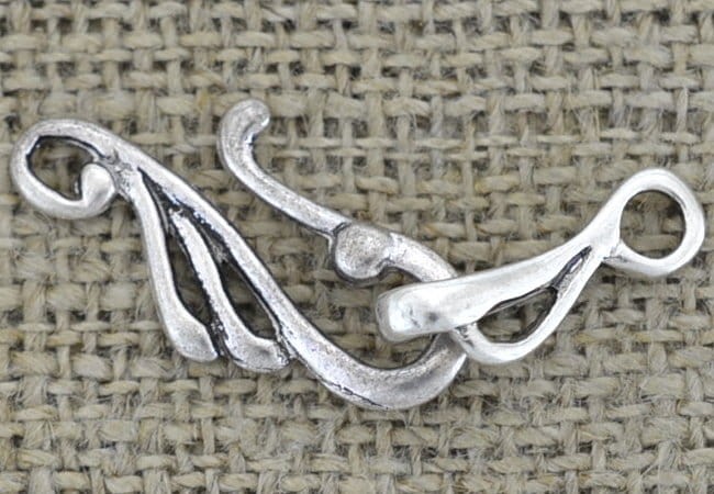 {31504} Zapięcie ozdobne haczyk w kolorze srebrnym