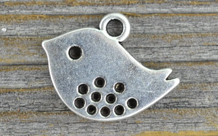 30706 Zawieszka mała ptaszek w kolorze srebrnym 3 szt 