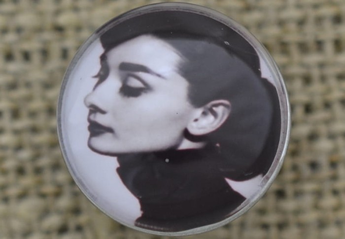 31831 Nap z kaboszonem z obrazkiem Audrey Hepburn 18mm
