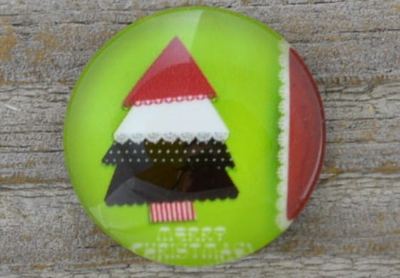 ś07192 Kaboszon z żywicy z obrazkiem 20mm choinki