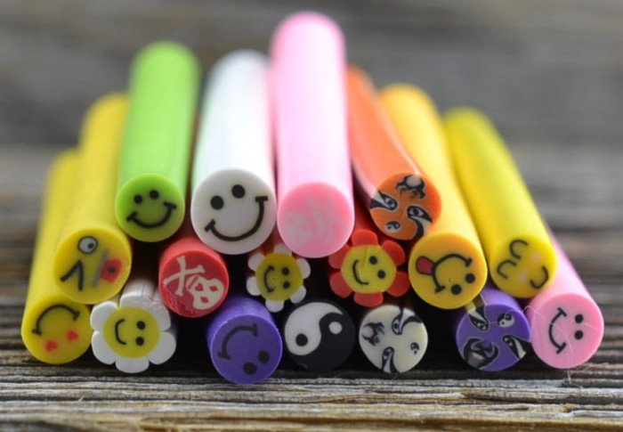 550143 Patyczek fimo emotikonki 2szt