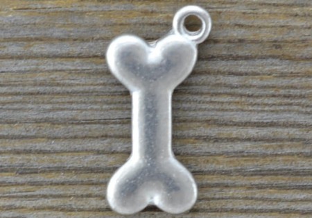 [307225] Zawieszka mała kość kolor srebrny 2szt
