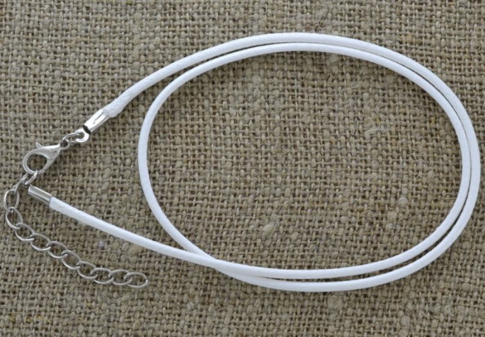 15131 Baza naszyjnika imitacja skóry biała