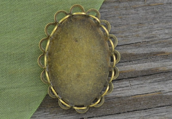 101103 Ozdobna baza medalionu w kolorze brązu na kaboszon 18*25mm