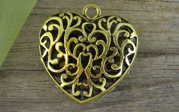 10803 Zawieszka duża serce ażurowe w kolorze brązu