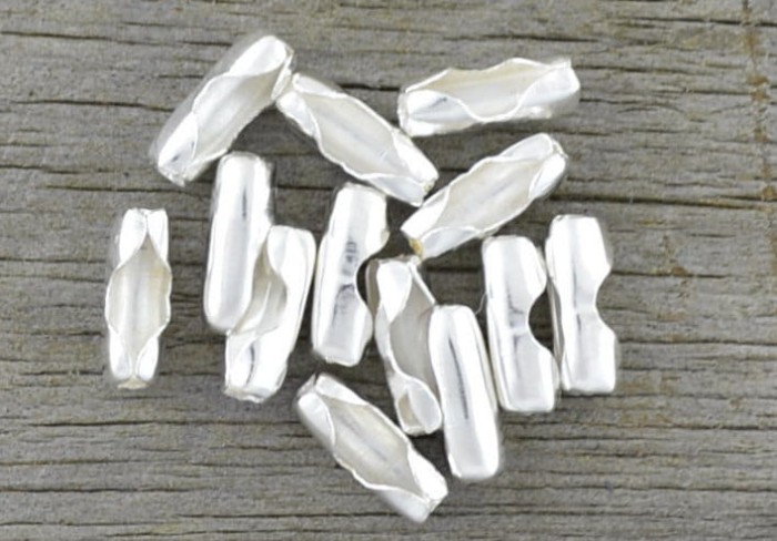 31528 Zapięcie łańcuszka kulkowego w kolorze srebra 30szt