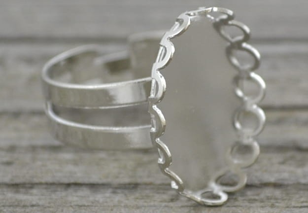 50304 Ozdobna baza pierścionka w kolorze srebra na kaboszon 18*13mm