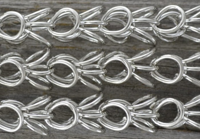 31123 Łańcuszek ozdobny choineczka kolorze srebrnym 10cm