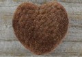702475 Koralik akrylowy zamszowy serduszko 23*25mm brązowe