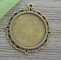 101121 Ozdobna baza medalionu w kolorze brązu na kaboszon 25mm