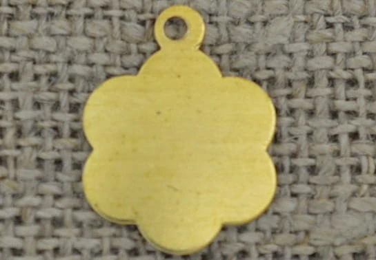 207101 Zawieszka mała kwiatuszek w kolorze złotym