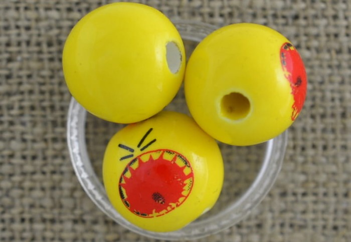  7605197 Koralik porcelanowy twarz 16mm krzyk