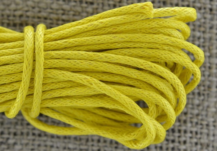 71772 Sznurek woskowany cytrynowy 1,5mm 4 metry