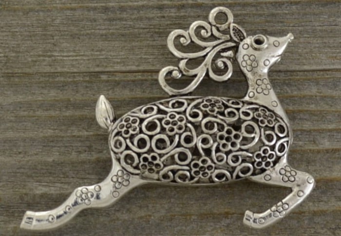 ś07102 Zawieszka renifer 64*49mm w kolorze starego srebra