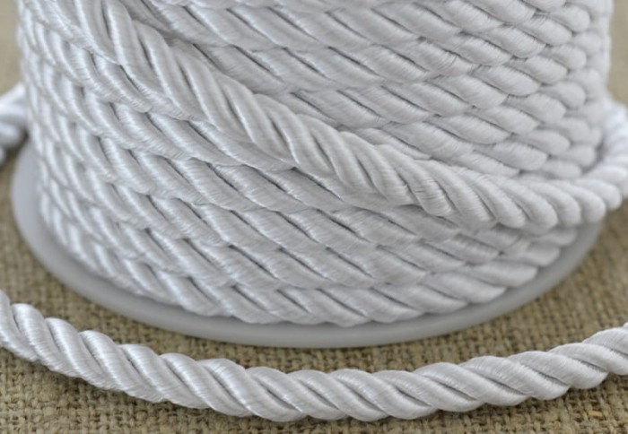 71767 Sznurek nylonowy skręcony 5mm biały 50cm 