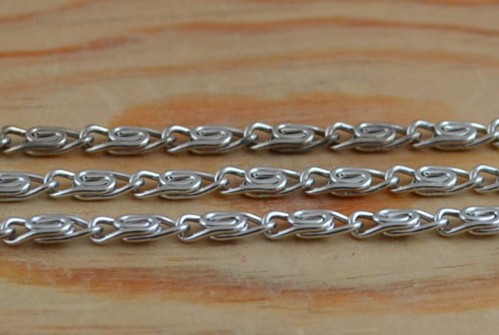 {31105} Łańcuszek valentino 4mm w kolorze ciemnego srebra 50cm