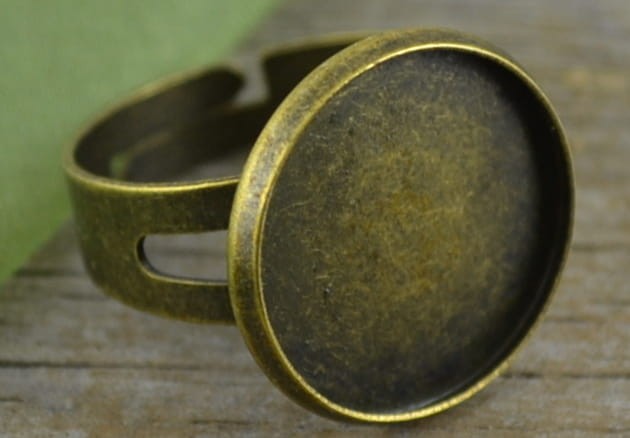 10329 Klasyczna baza pierścionka w kolorze brązu na kaboszon 16mm