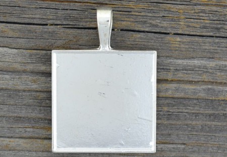 [30120] Baza medalionu na kaboszon kwadrat 25mm