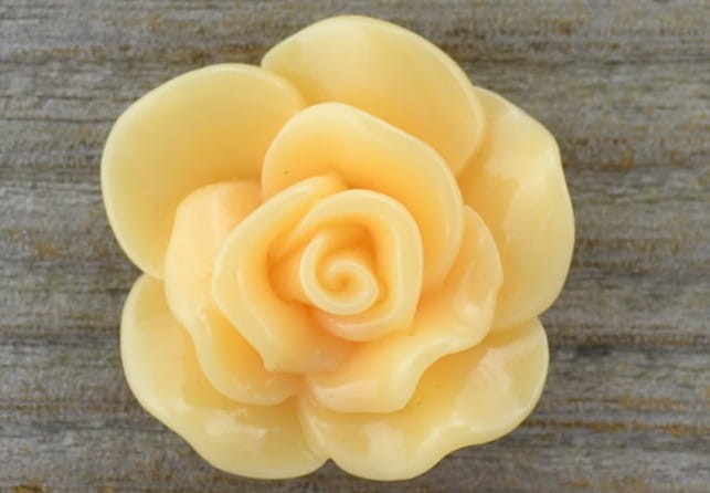 802375 Kaboszon kwiatowy różyczka 26*28mm morelowa