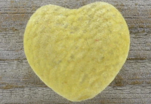 702483 Koralik akrylowy zamszowy serduszko 23*25mm bladożółte