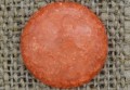 046223 Kaboszon z żywicy crackle 20mm łososiowy 2szt