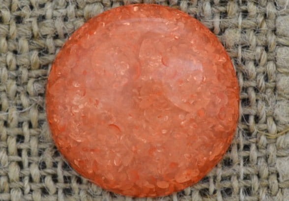 046223 Kaboszon z żywicy crackle 20mm łososiowy 2szt