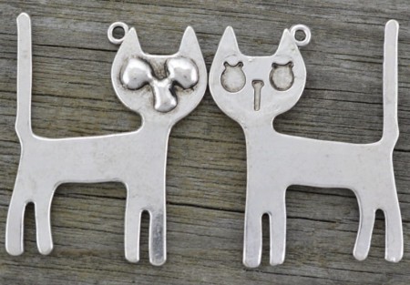 [30844] Zawieszka duża kot stojący kolor srebra