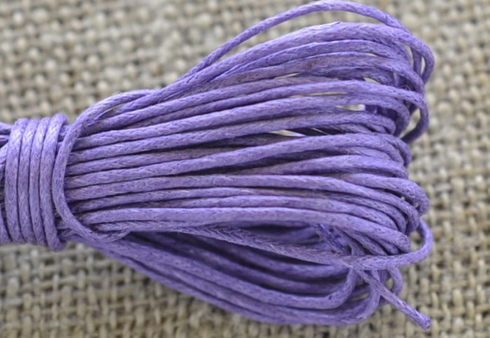 71752 Sznurek woskowany lawendowy 1mm 7 metrów