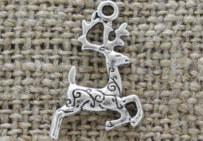ś07255 Zawieszka mała renifer w kolorze srebrnym