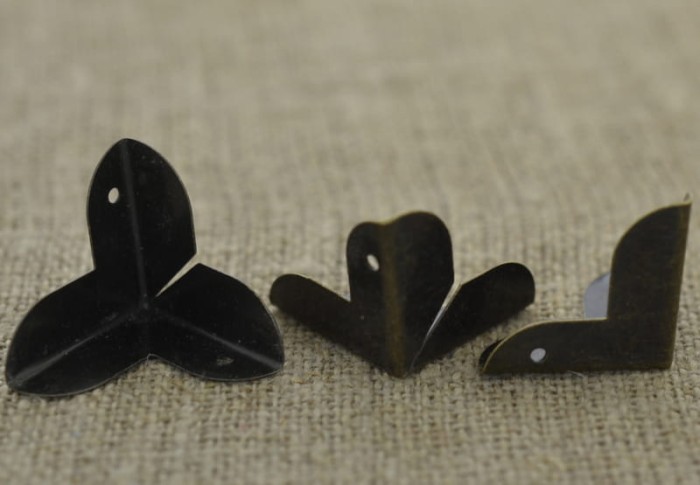 [k0520] Narożnik do szkatułki w kolorze brązu 23*23*23mm